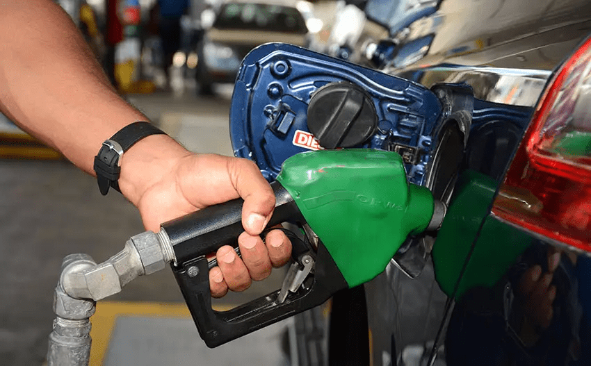 Combustibles siguen bajando de precio; gasoil óptimo se venderá dos pesos más barato