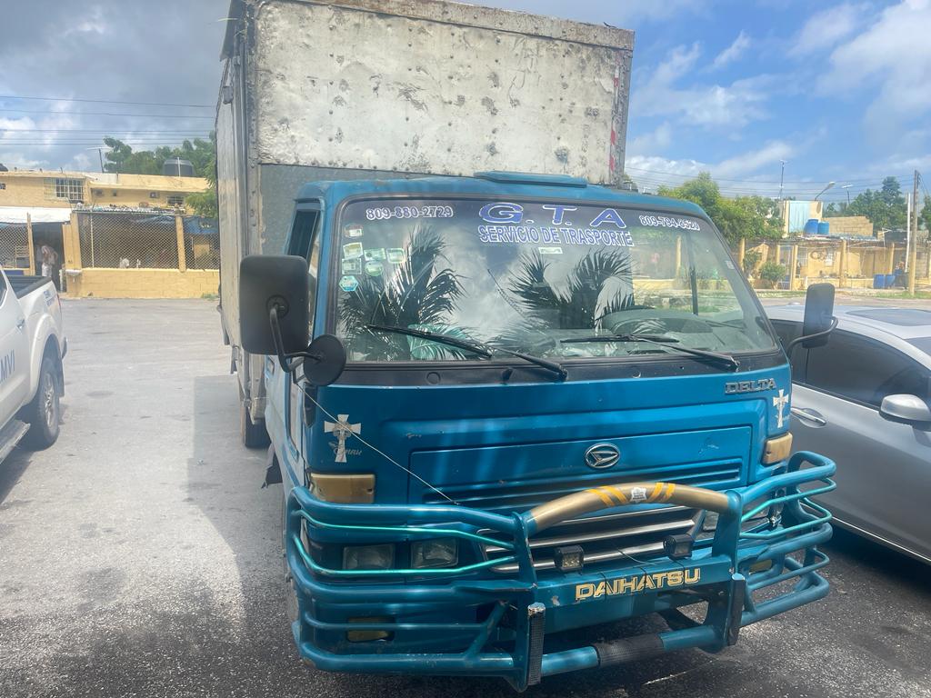 Policía recupera en la provincia Pedernales camión sustraído en Santo Domingo